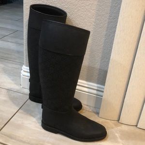 Authentic Gucci rubber rain boots. Size 6.